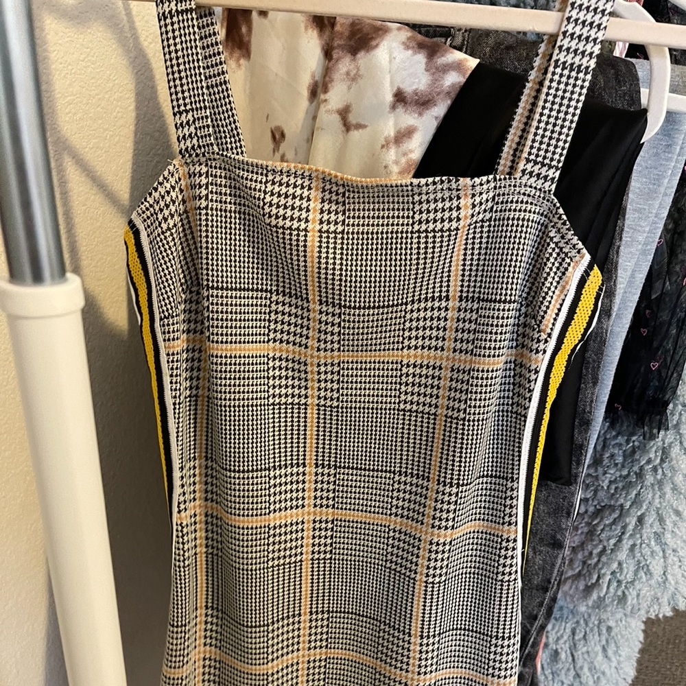 Tight yellow dress